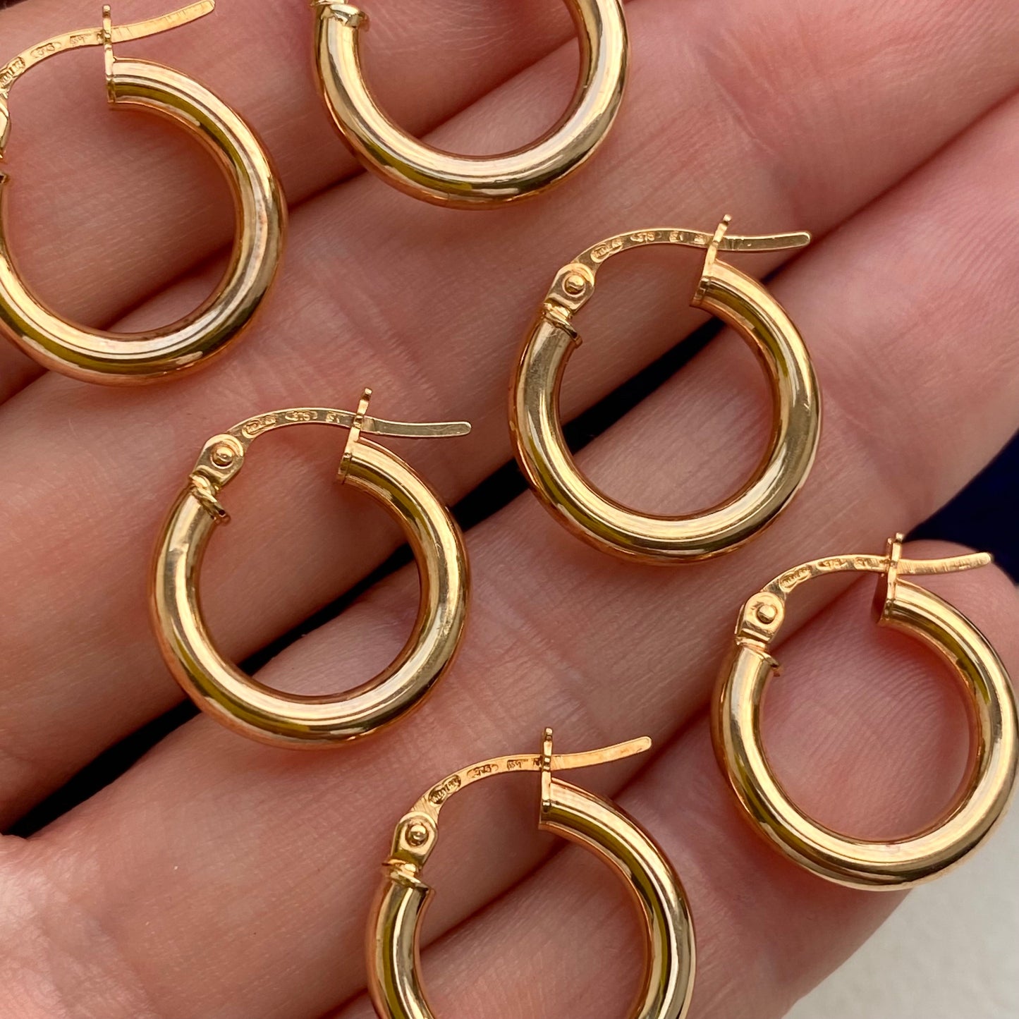 9ct Gold Thick Italian 'Unoaerre' Hoop Earrings | 17mm