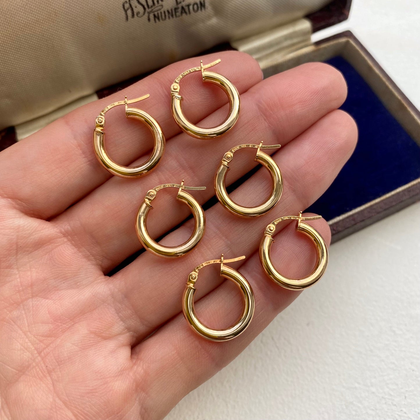 9ct Gold Thick Italian 'Unoaerre' Hoop Earrings | 17mm