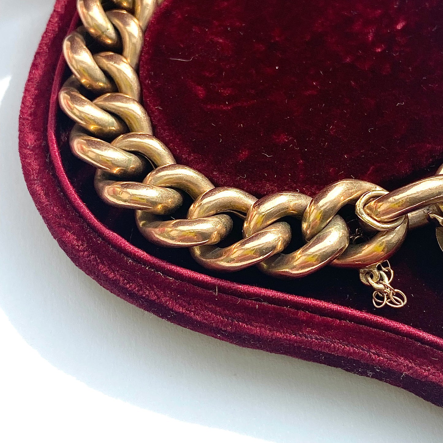 Fantastic Chunky Rosey Antique 9ct Gold Curb Bracelet with Heart Padlock | 7.5" | 11mm