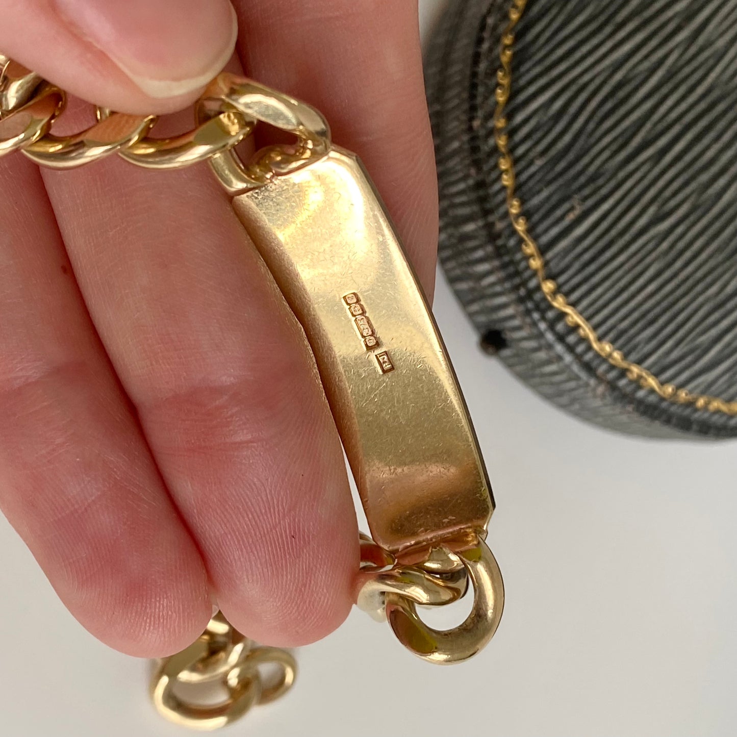 Fantastic Heavy Vintage Solid 9ct Gold Curb ID Bracelet | 7.75" | 10mm