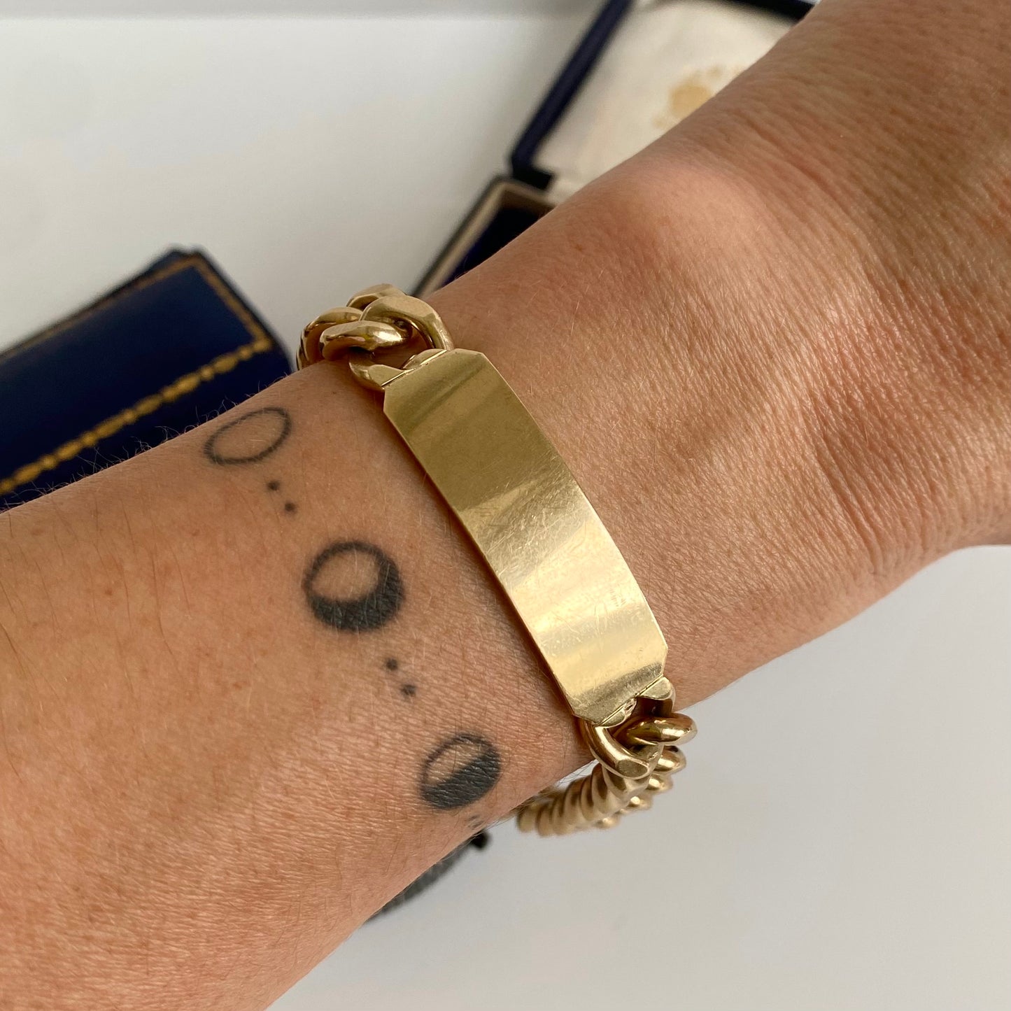 Fantastic Heavy Vintage Solid 9ct Gold Curb ID Bracelet | 7.75" | 10mm