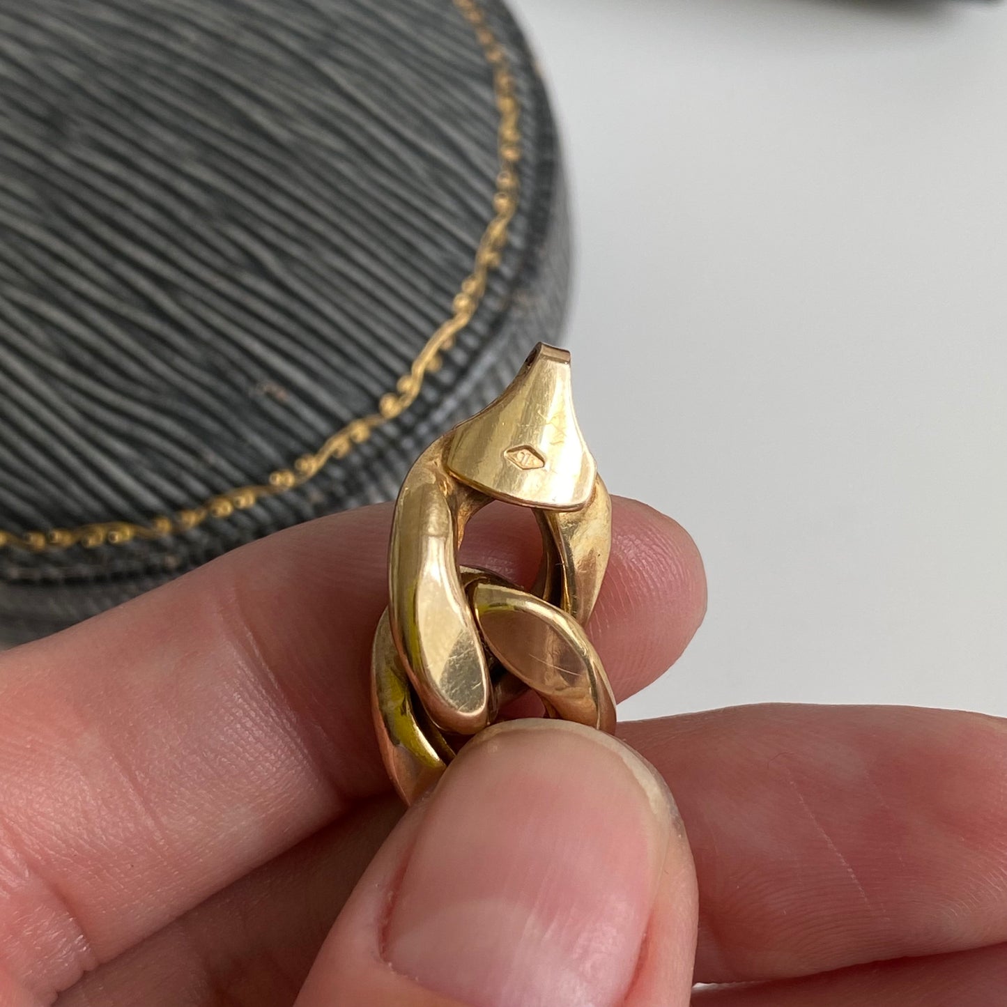 Chunky Hollow 9ct Curb Bracelet | 8.9" | 13mm