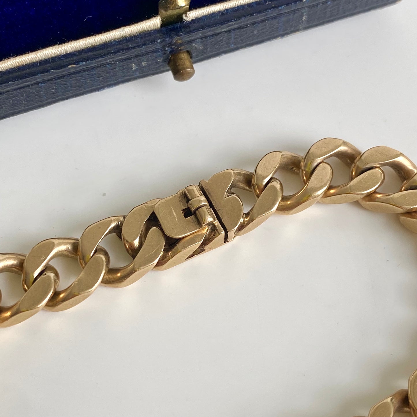 Fantastic Vintage Solid 9ct Gold Curb Bracelet | 7.8" | 9mm