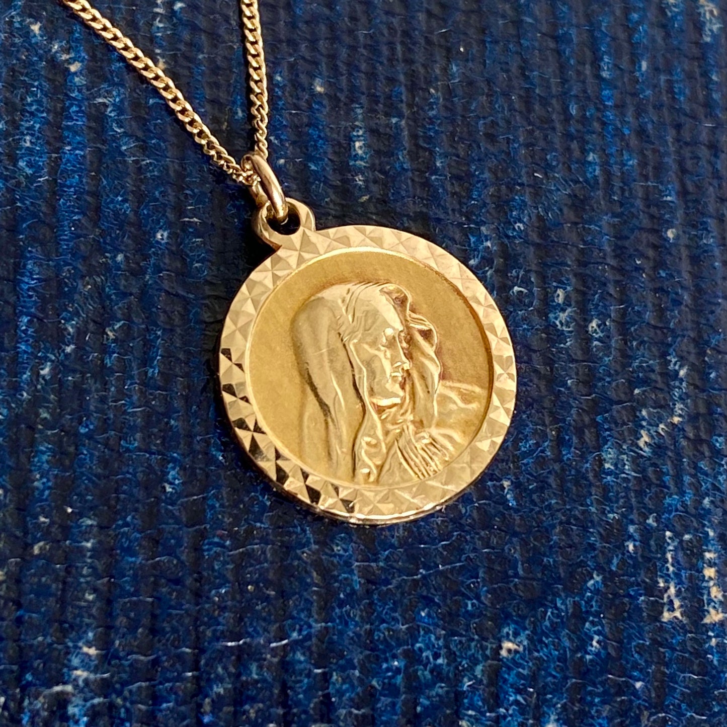 Sweet Vintage 9ct Gold Virgin Mary Pendant & Chain | 18.5" | 1mm