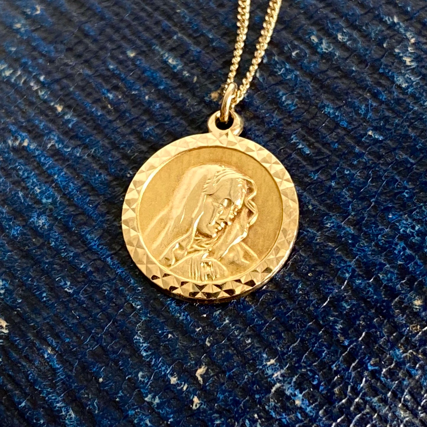 Sweet Vintage 9ct Gold Virgin Mary Pendant & Chain | 18.5" | 1mm
