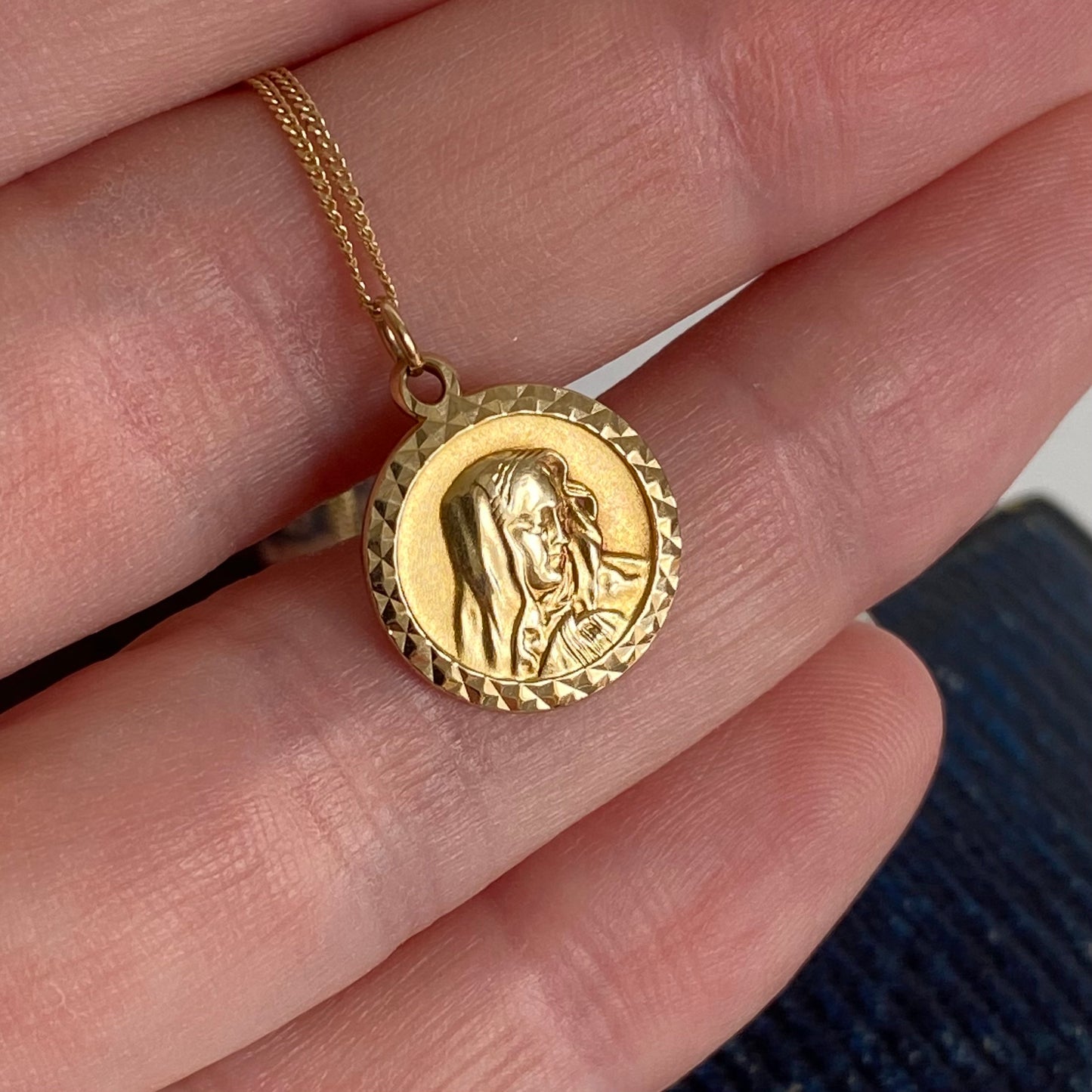 Sweet Vintage 9ct Gold Virgin Mary Pendant & Chain | 18.5" | 1mm