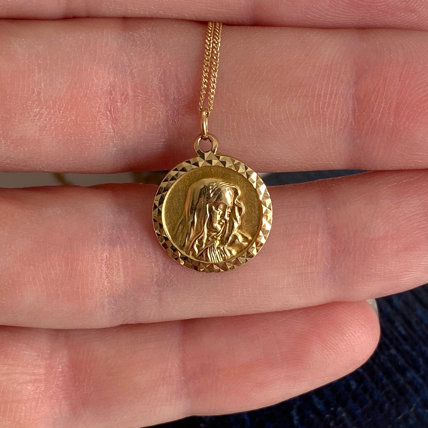 Sweet Vintage 9ct Gold Virgin Mary Pendant & Chain | 18.5" | 1mm
