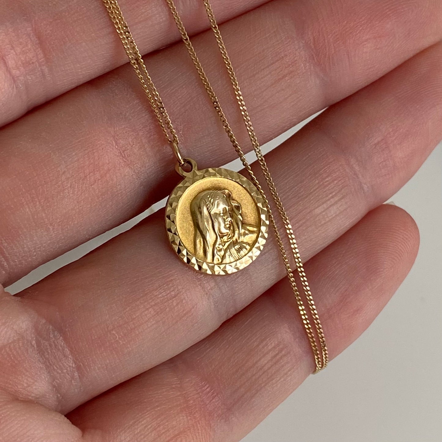 Sweet Vintage 9ct Gold Virgin Mary Pendant & Chain | 18.5" | 1mm