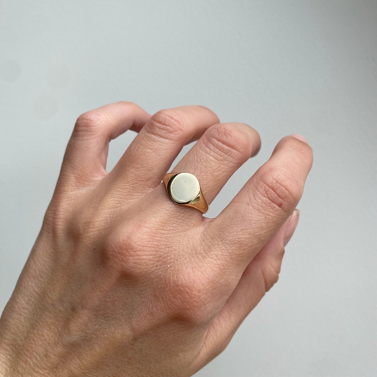 Lovely Vintage 9ct Gold Plain Signet Ring | Size UK M