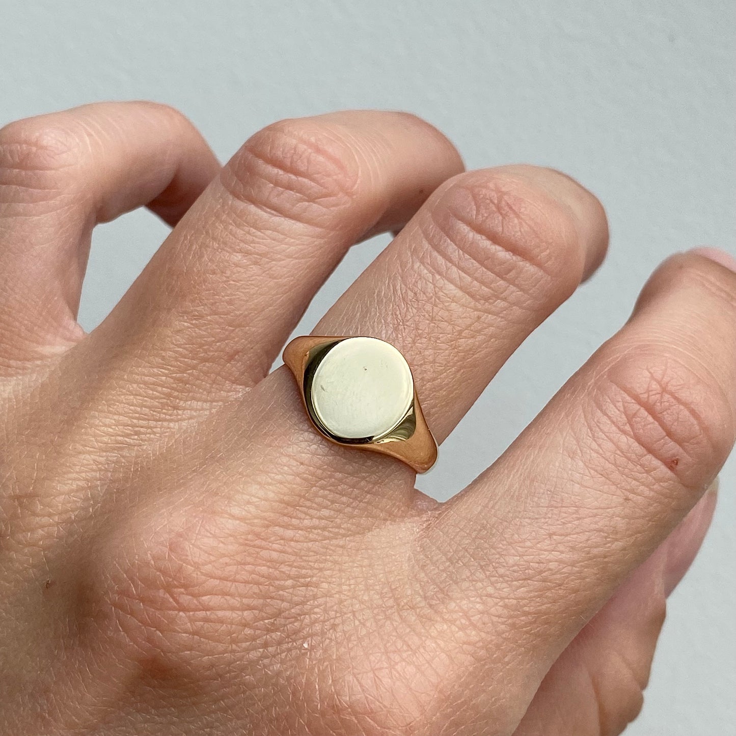 Lovely Vintage 9ct Gold Plain Signet Ring | Size UK M