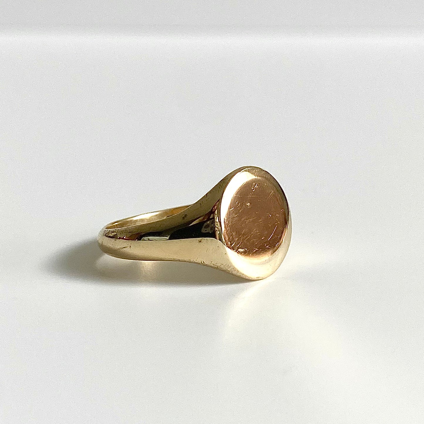Lovely Vintage 9ct Gold Plain Signet Ring | Size UK M