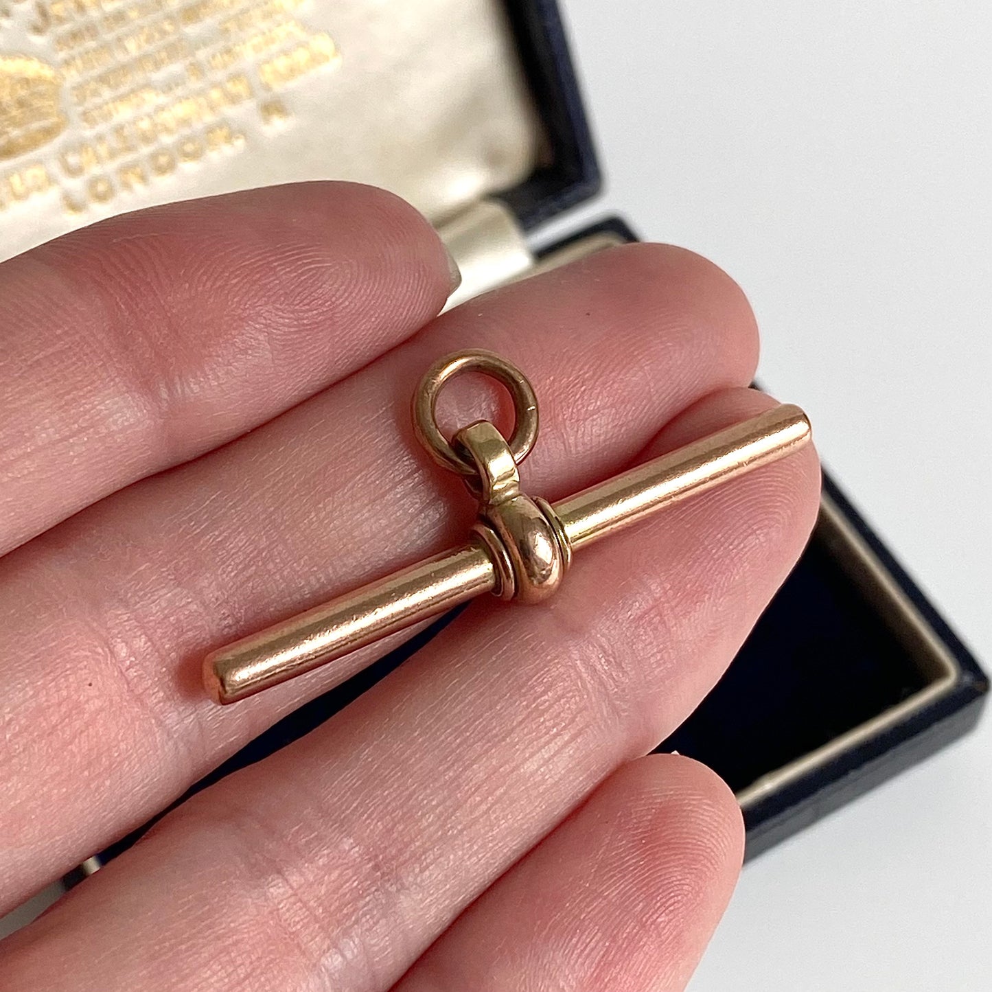 Antique 9ct Rosey Gold Spinning T-bar