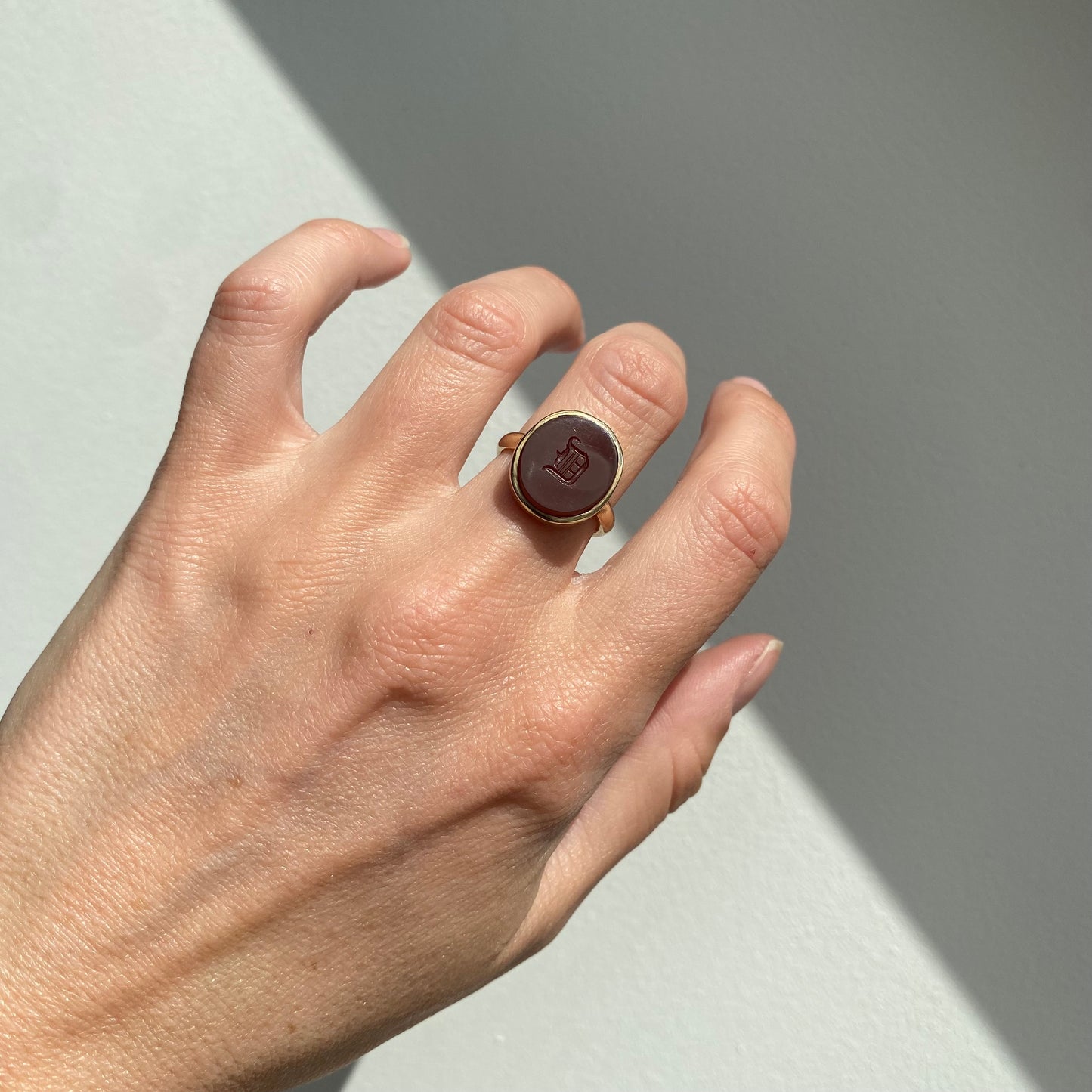 9ct Gold Intaglio 'D' Ring | Size UK M.5