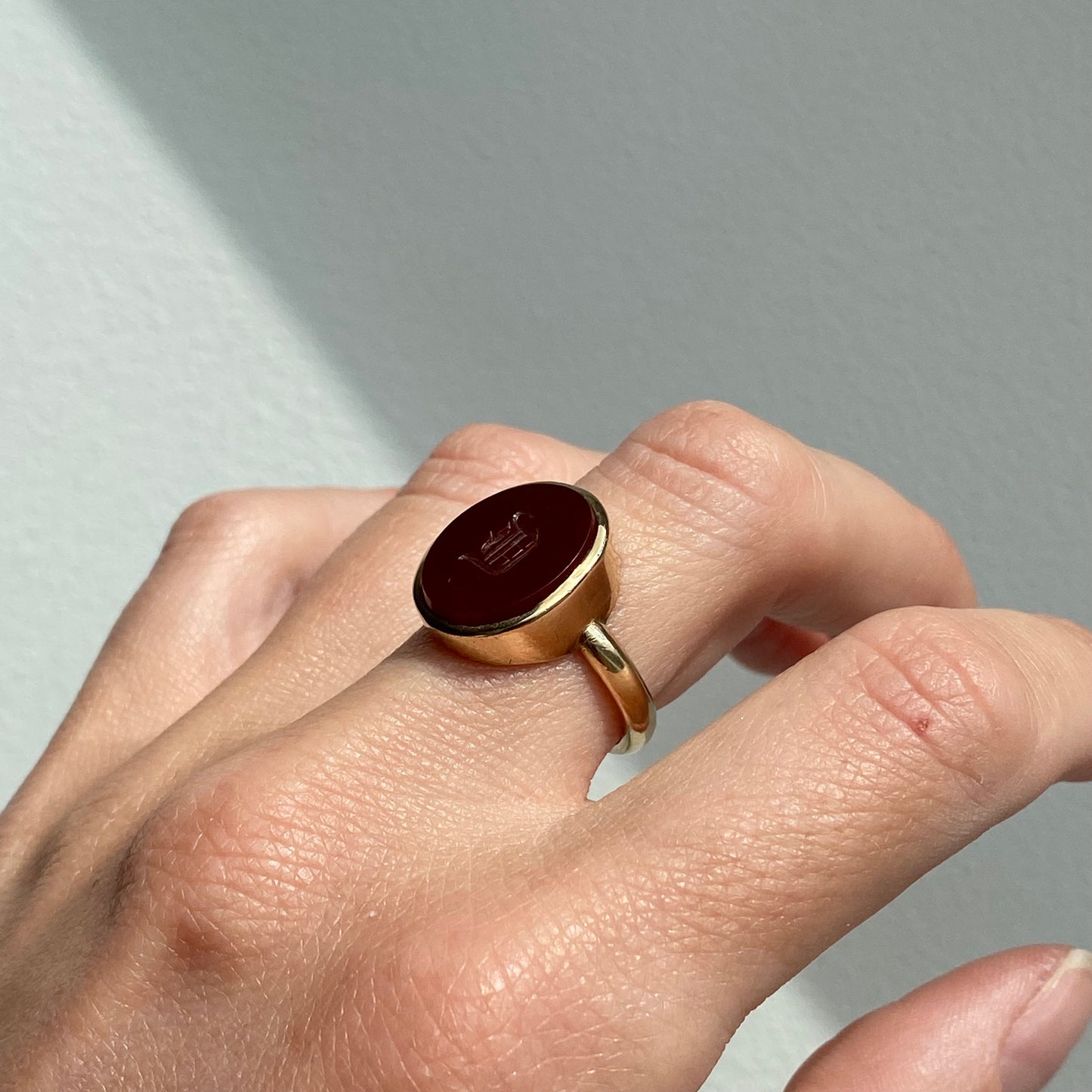 9ct Gold Intaglio 'D' Ring | Size UK M.5
