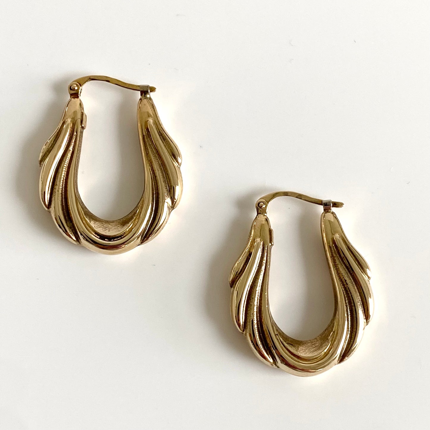 9ct Gold 'UNOAERRE' Drape Effect Hoops | 26mm