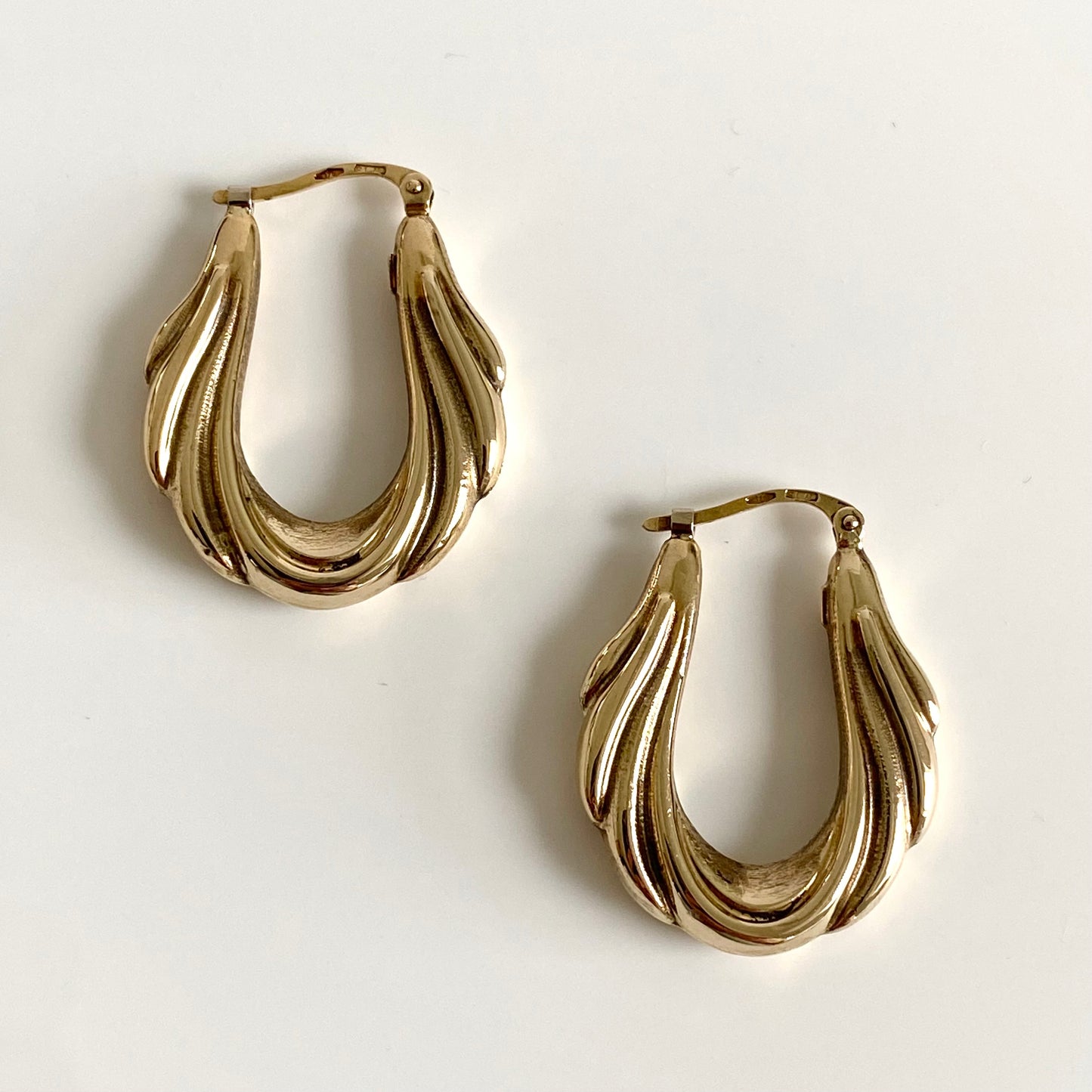 9ct Gold 'UNOAERRE' Drape Effect Hoops | 26mm