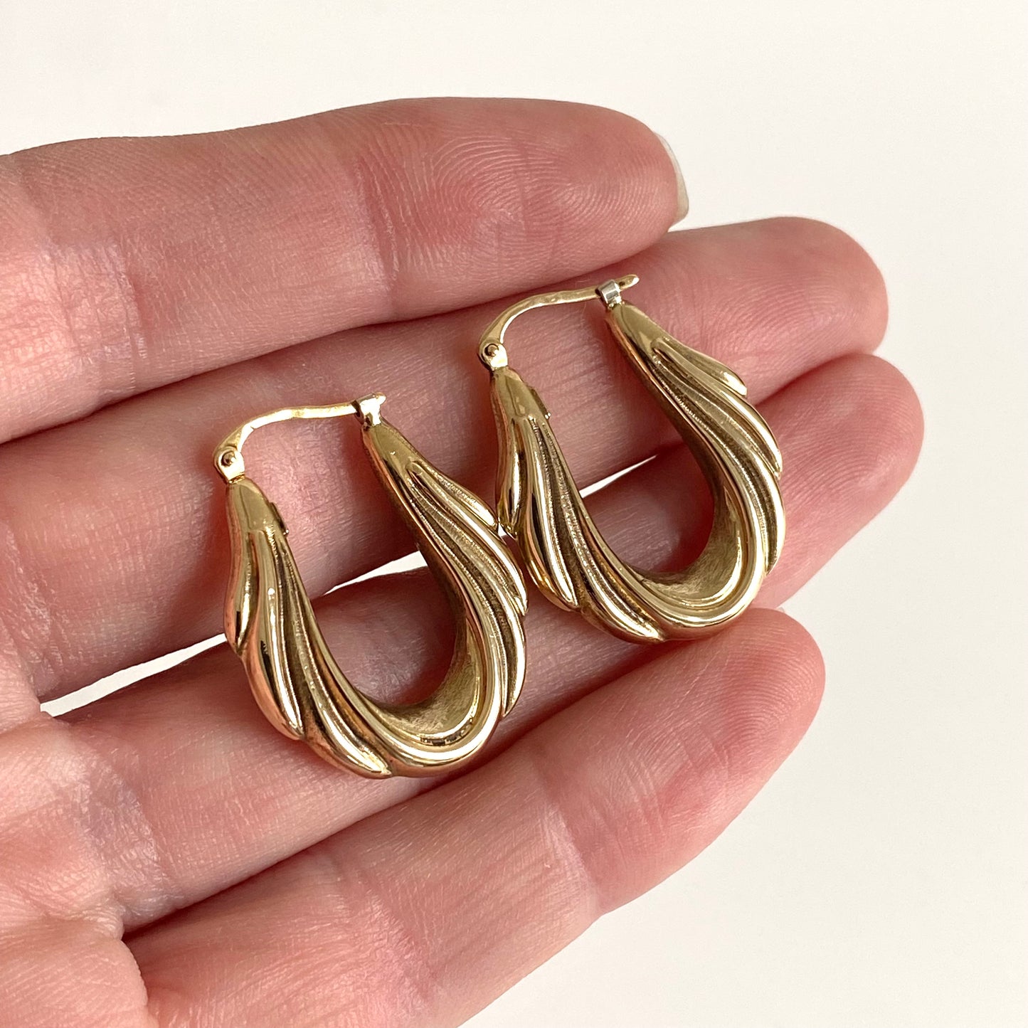 9ct Gold 'UNOAERRE' Drape Effect Hoops | 26mm