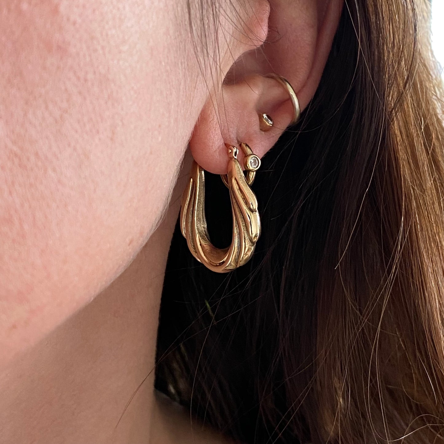 9ct Gold 'UNOAERRE' Drape Effect Hoops | 26mm
