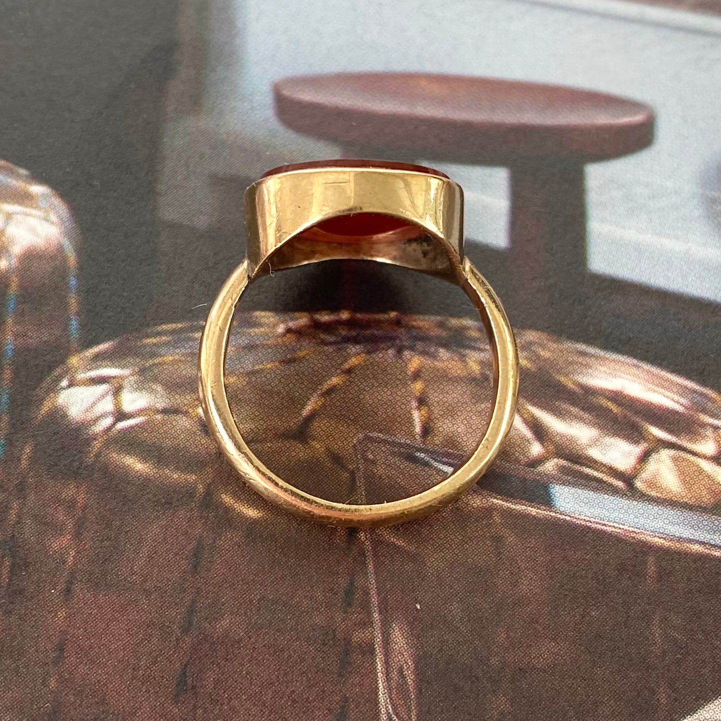 9ct Gold Intaglio 'D' Ring | Size UK M.5