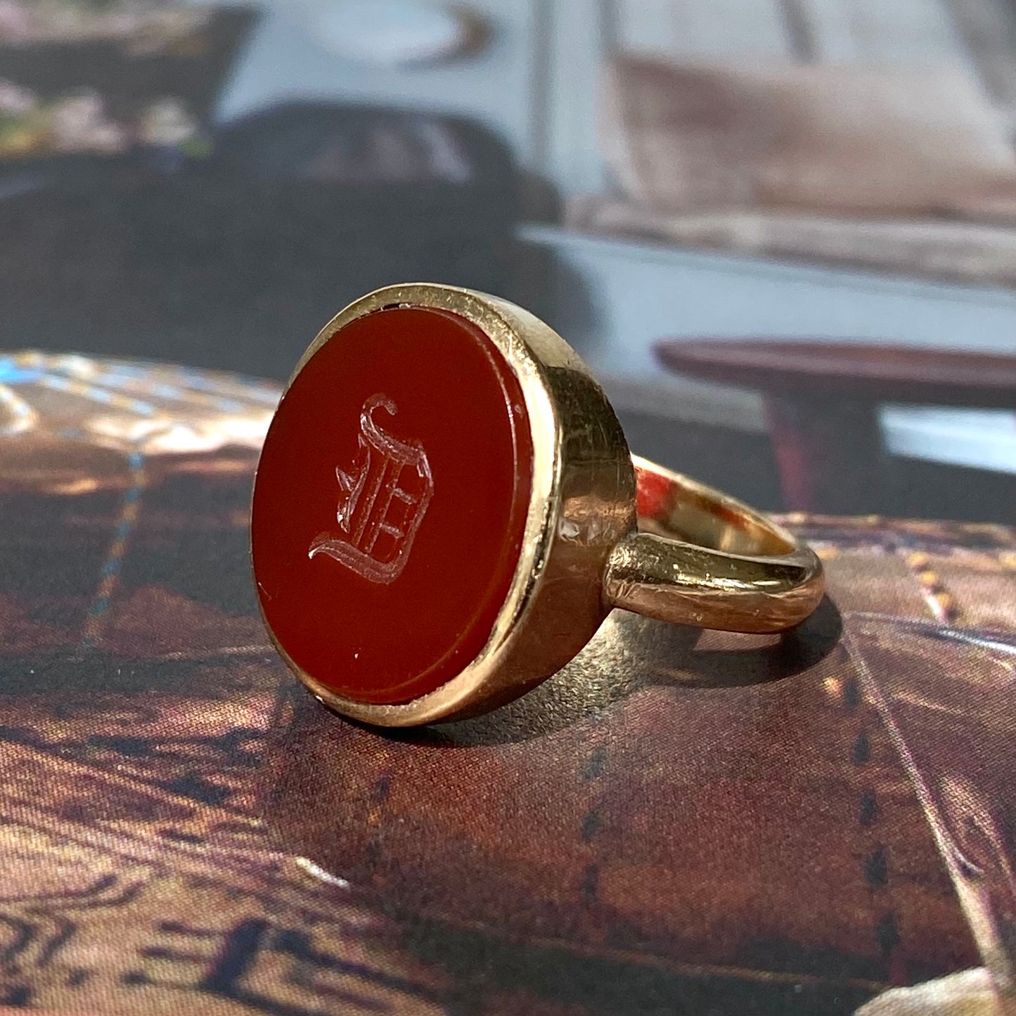9ct Gold Intaglio 'D' Ring | Size UK M.5