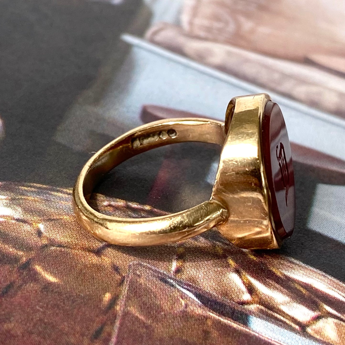 9ct Gold Intaglio 'D' Ring | Size UK M.5