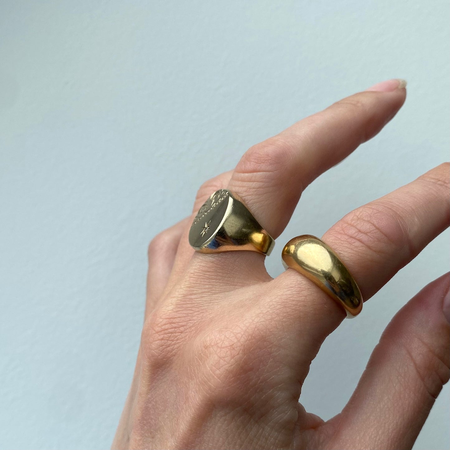 Chunky 9ct Gold and Diamond Signet Ring | Size UK L