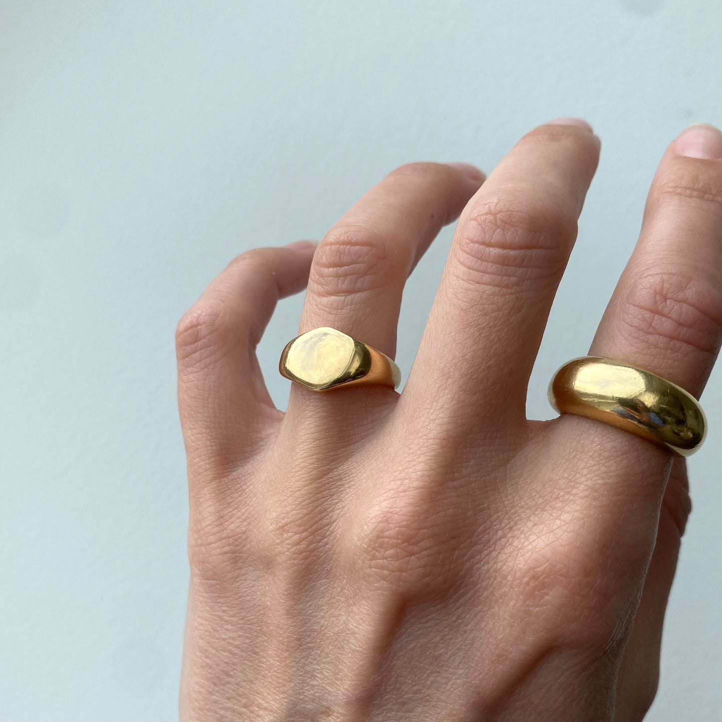 Heavy Vintage 18ct Gold Signet Ring | Size UK J.5