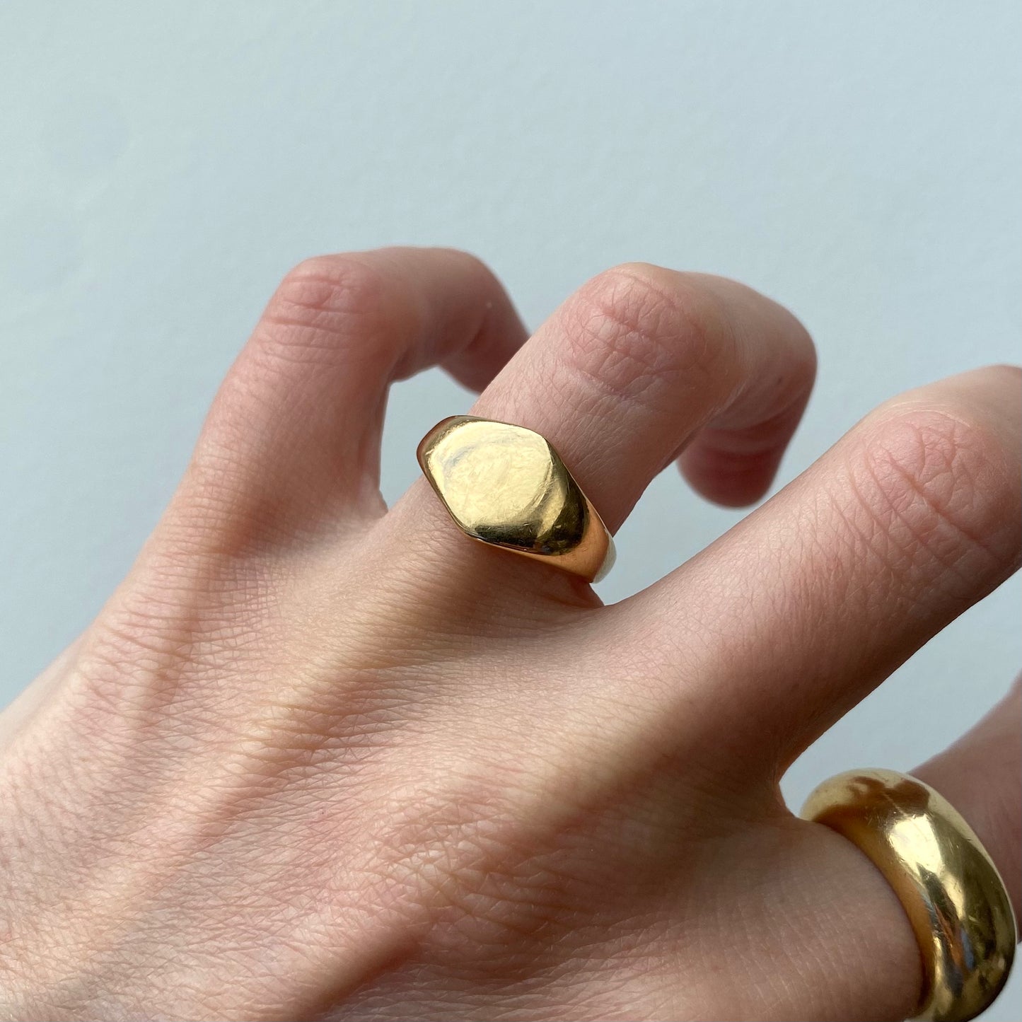 Heavy Vintage 18ct Gold Signet Ring | Size UK J.5