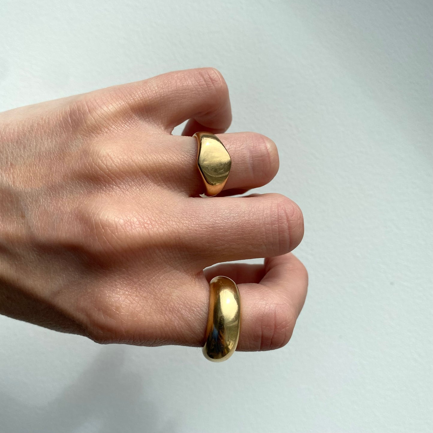 Heavy Vintage 18ct Gold Signet Ring | Size UK J.5