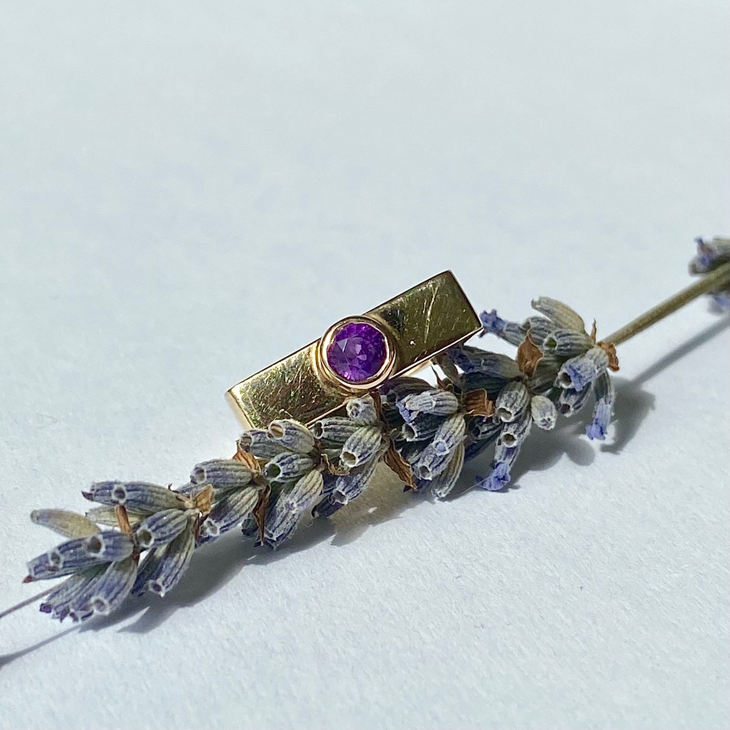 9ct Gold and Amethyst Solitaire Ring | Size UK L.5