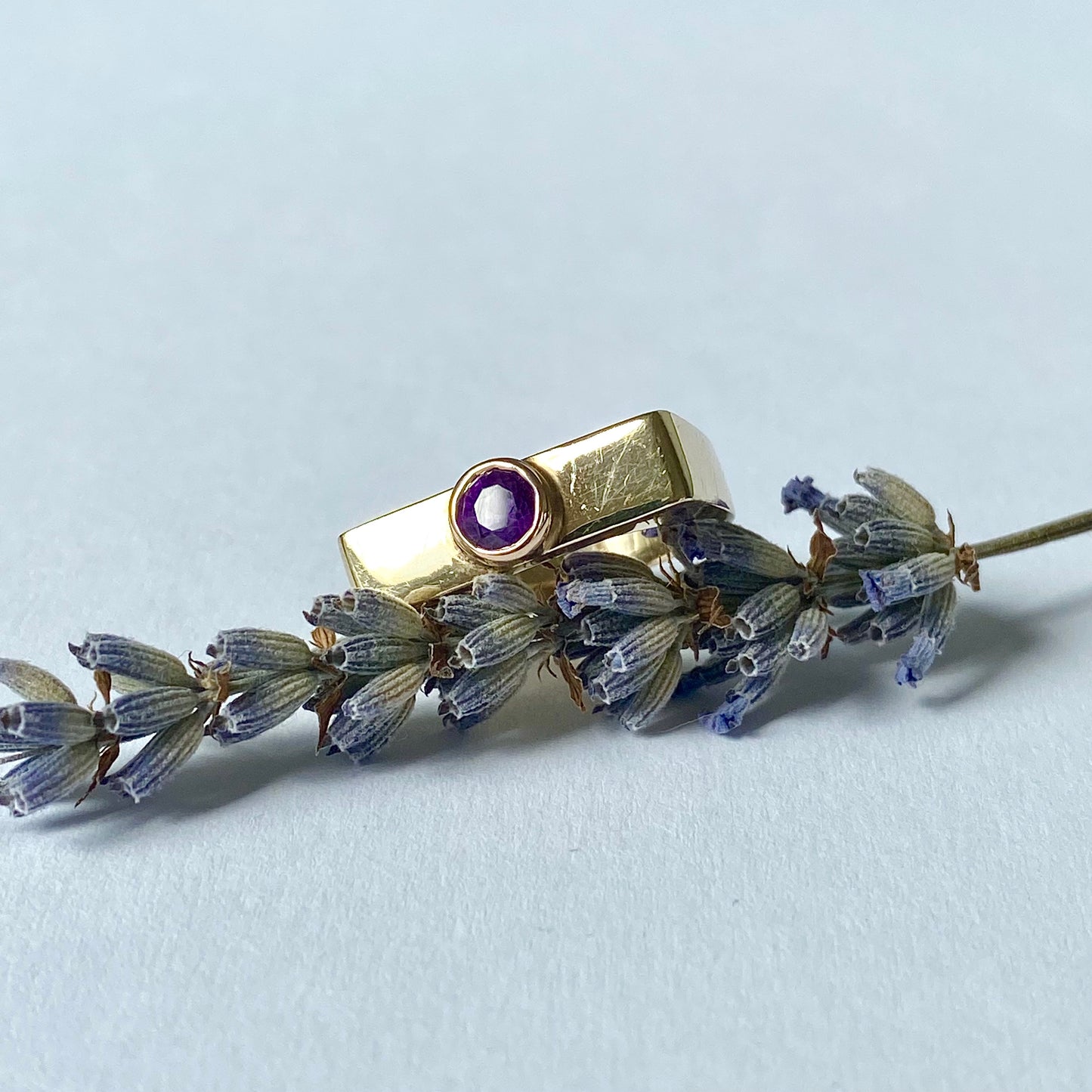 9ct Gold and Amethyst Solitaire Ring | Size UK L.5