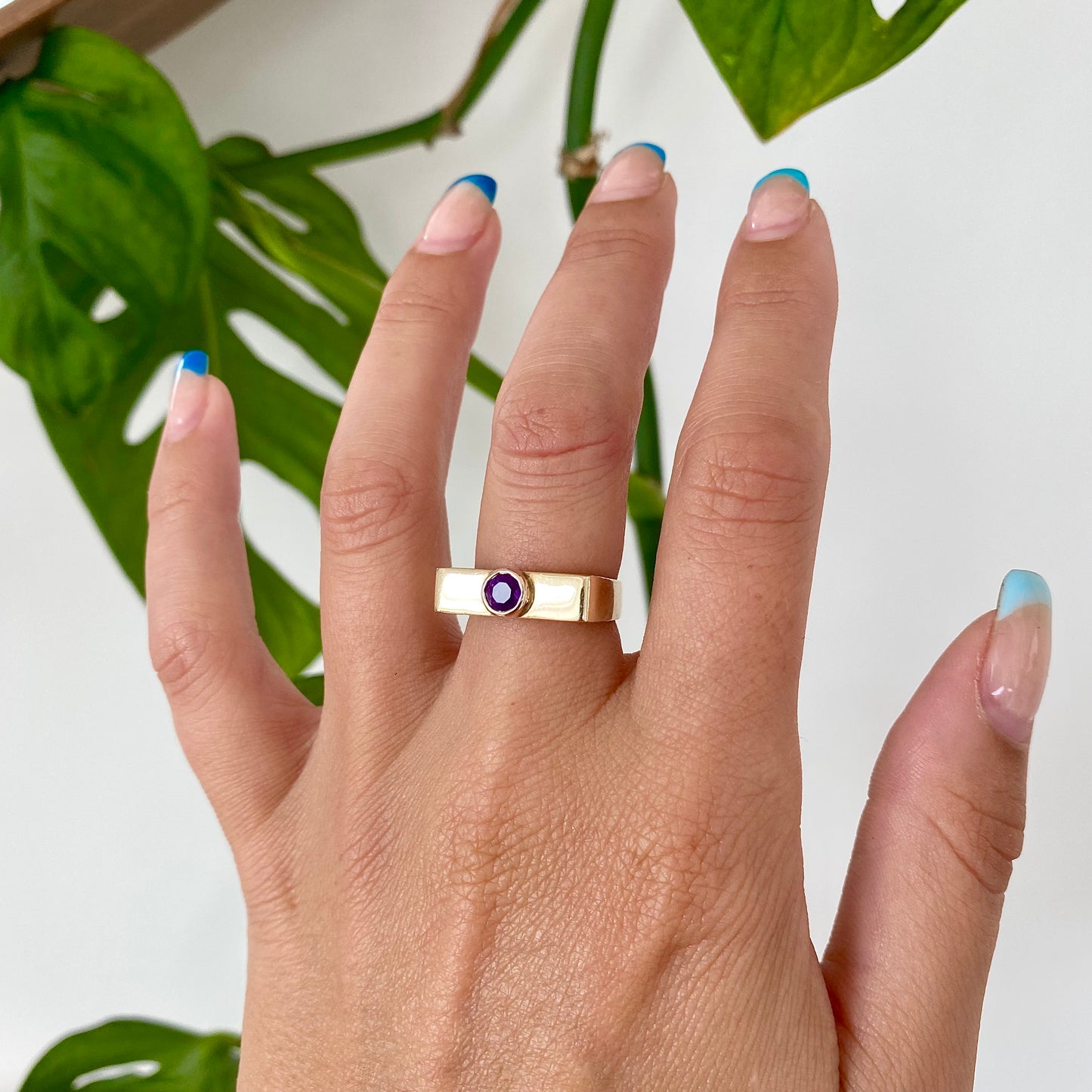 9ct Gold and Amethyst Solitaire Ring | Size UK L.5