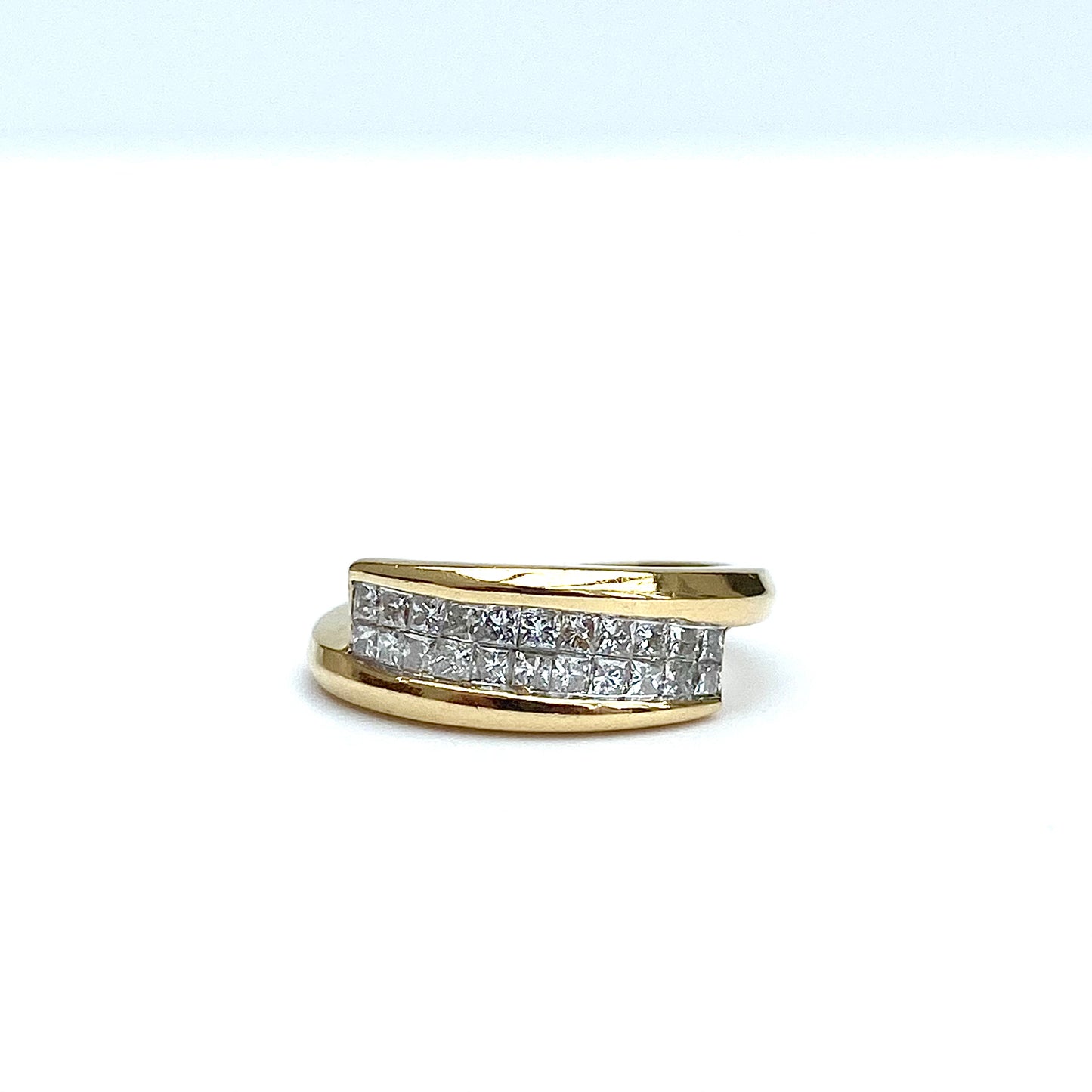 Stunning 18ct Gold and Princess Cut Diamond Asymmetric Ring | Size UK J.5