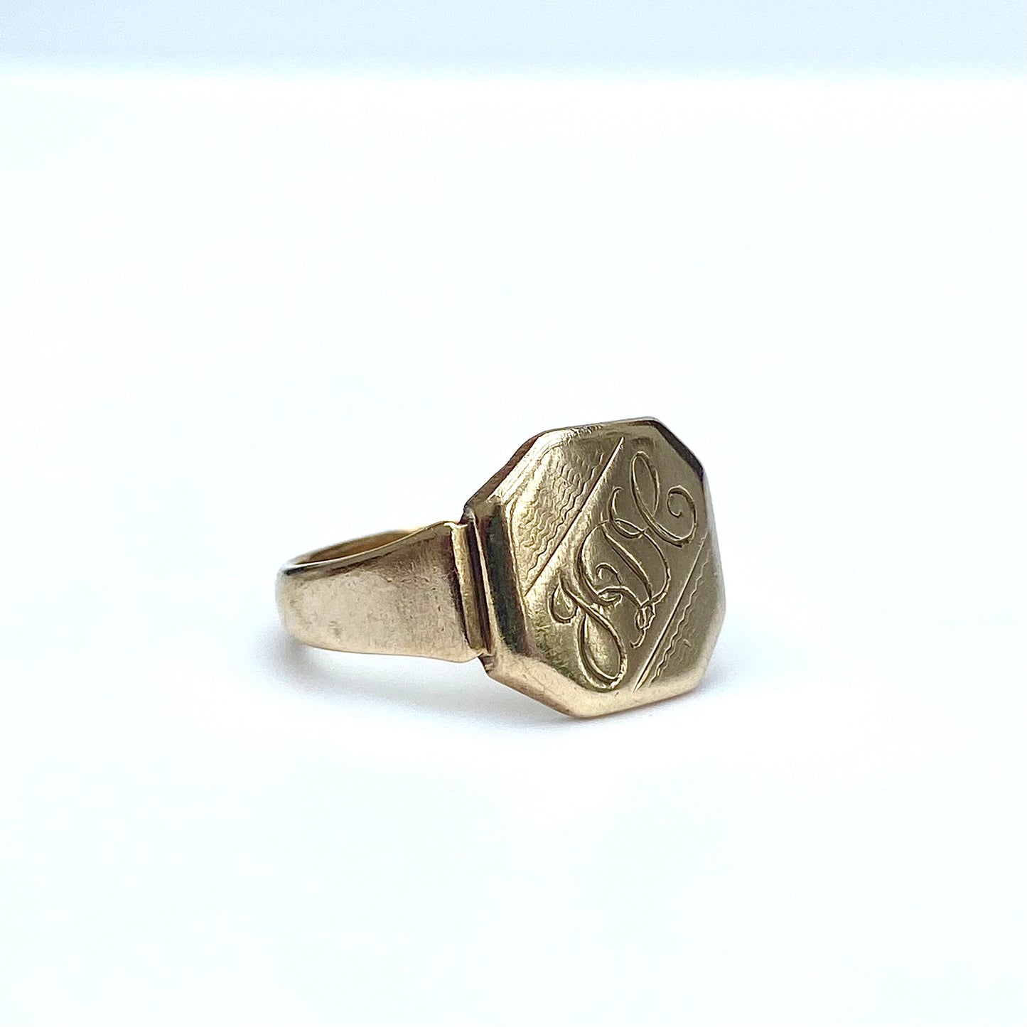 Vintage 9ct Gold 'JDC' Signet Ring | Size UK P