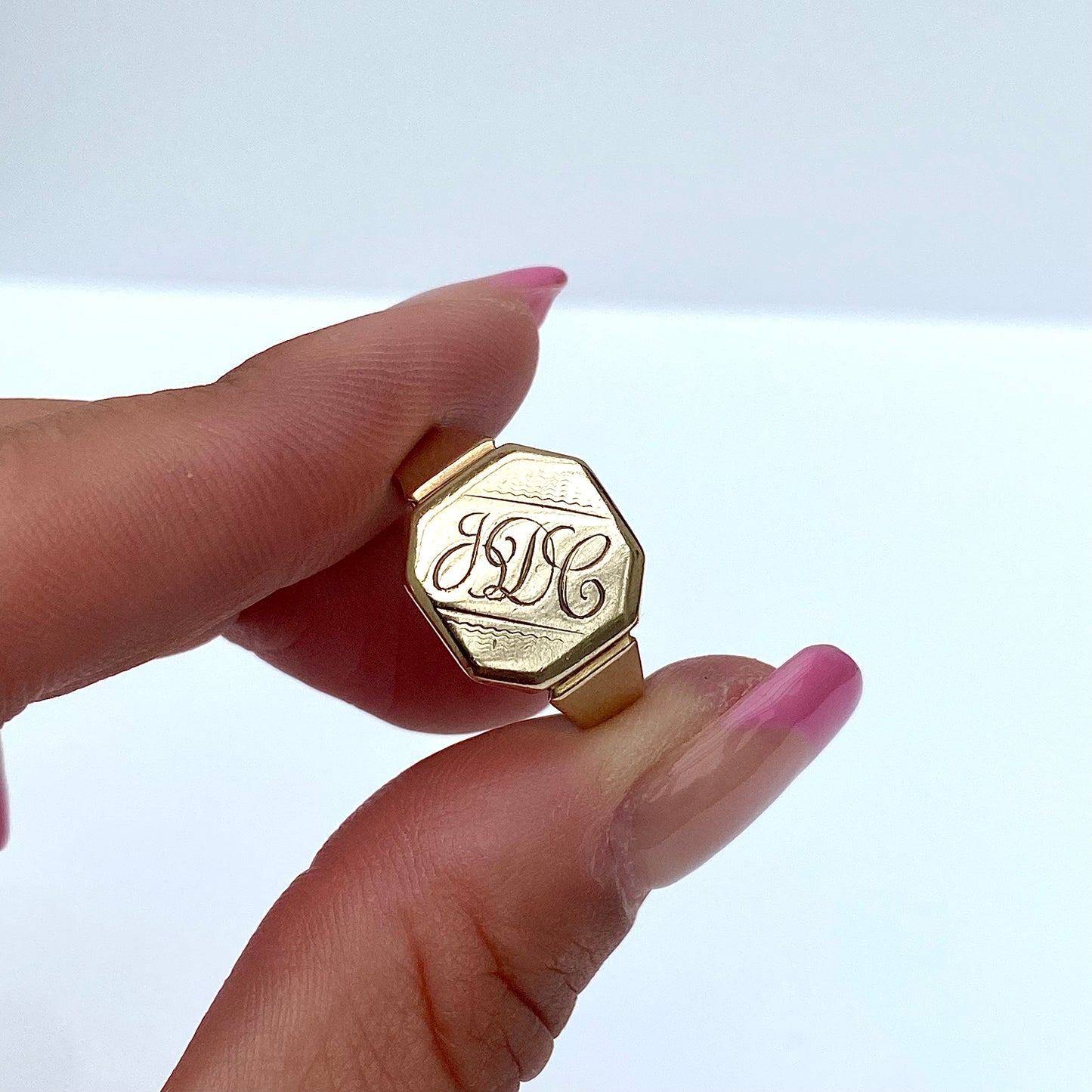 Vintage 9ct Gold 'JDC' Signet Ring | Size UK P