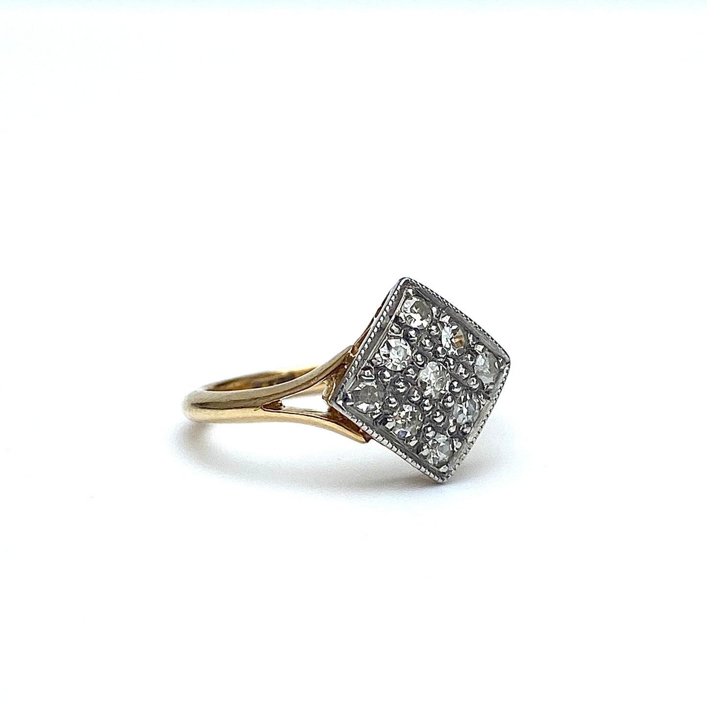 Art Deco 18ct Gold and Diamond Shaped Diamond Ring | Size UK I
