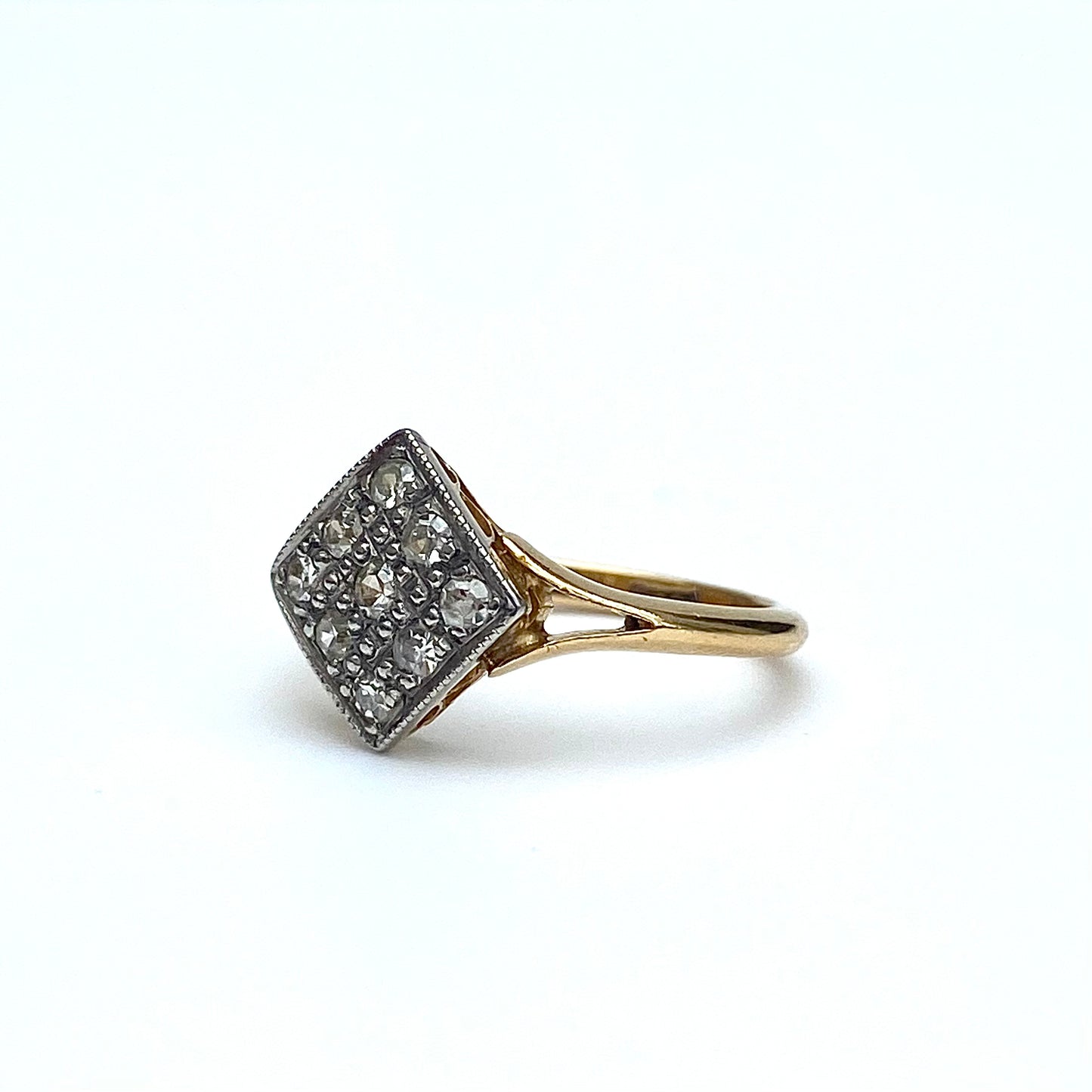 Art Deco 18ct Gold and Diamond Shaped Diamond Ring | Size UK I