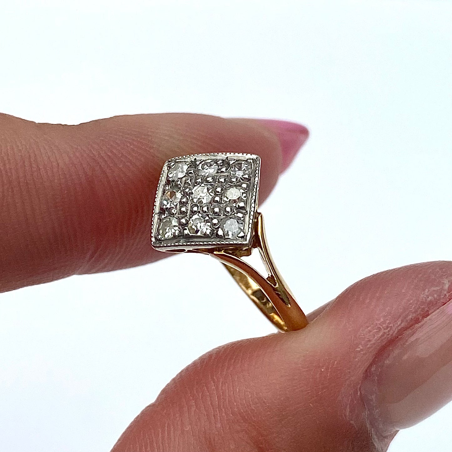 Art Deco 18ct Gold and Diamond Shaped Diamond Ring | Size UK I