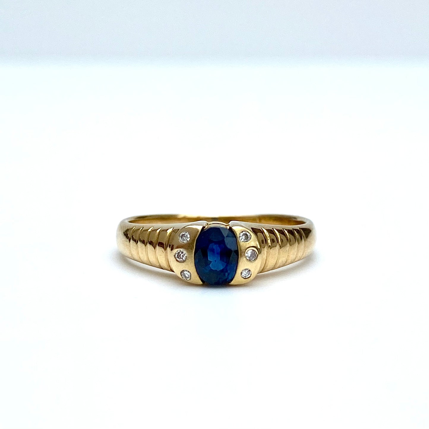 18ct Gold, Diamond & Sapphire Ring | Size UK M.75