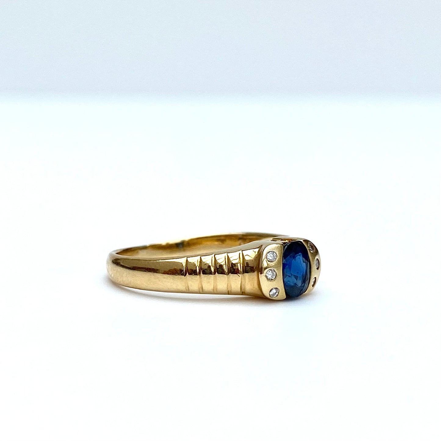 18ct Gold, Diamond & Sapphire Ring | Size UK M.75
