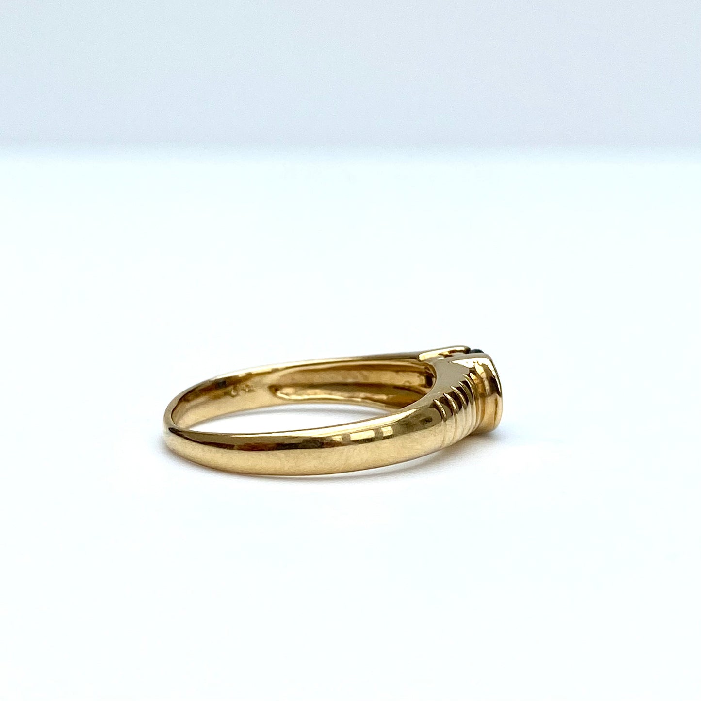 18ct Gold, Diamond & Sapphire Ring | Size UK M.75