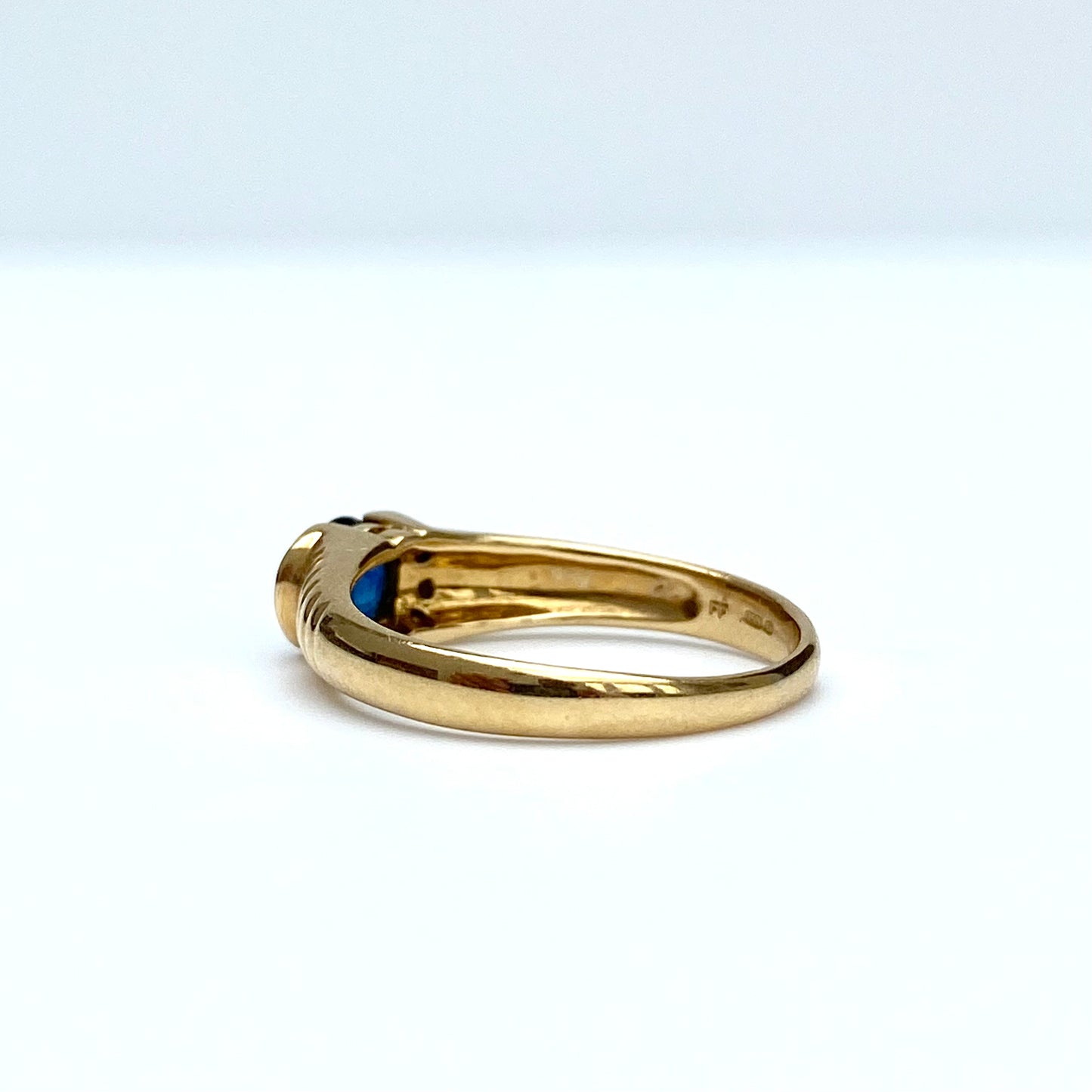 18ct Gold, Diamond & Sapphire Ring | Size UK M.75