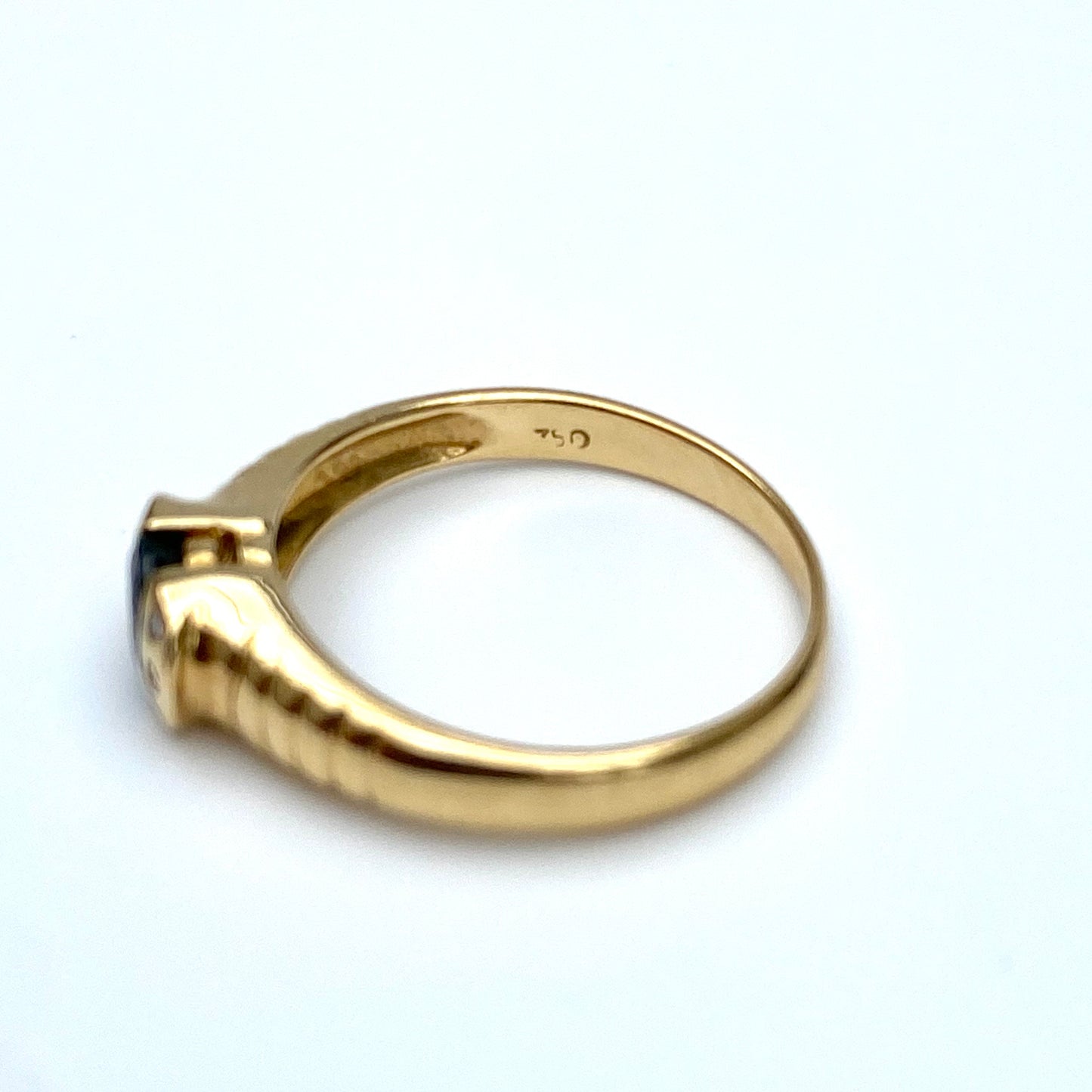 18ct Gold, Diamond & Sapphire Ring | Size UK M.75