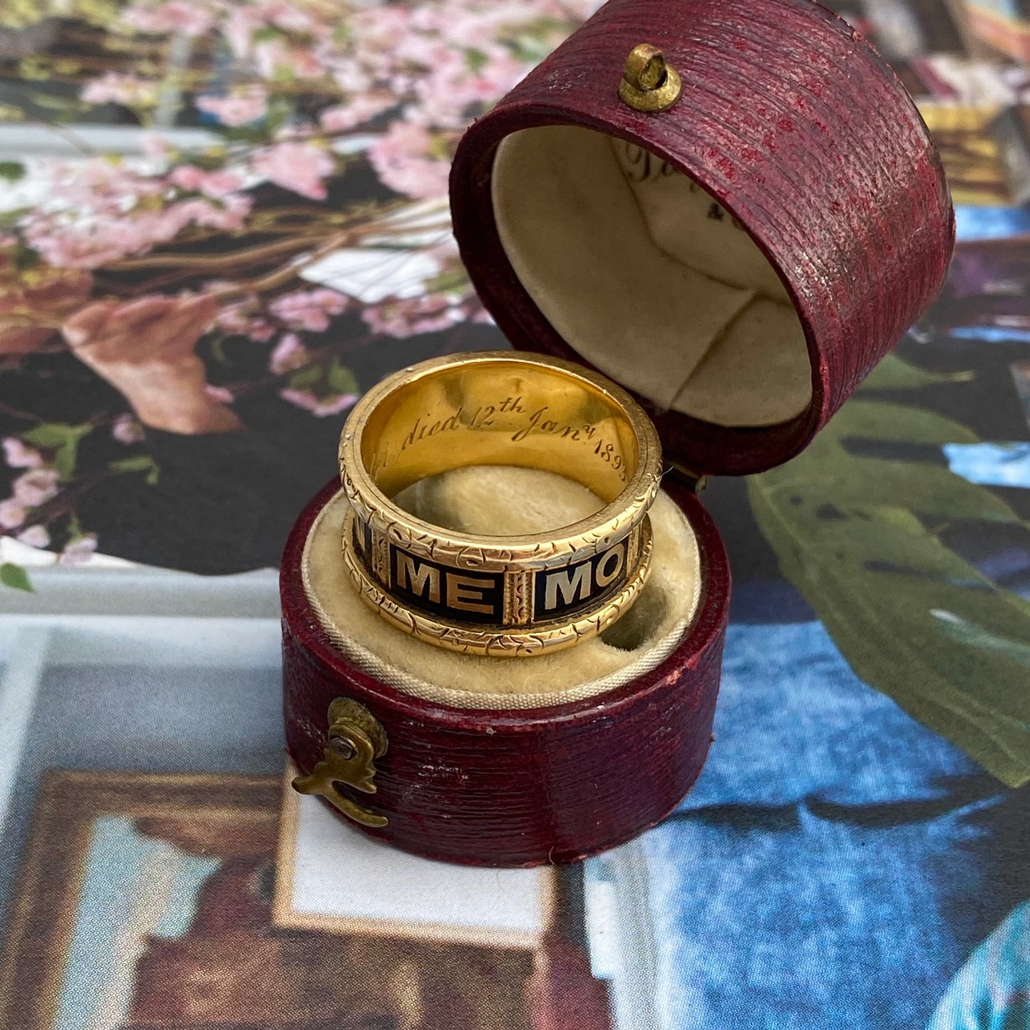 Antique 18ct Gold & Black Enamel Mourning Ring | 1892 | Size UK M.75 (fits like L)