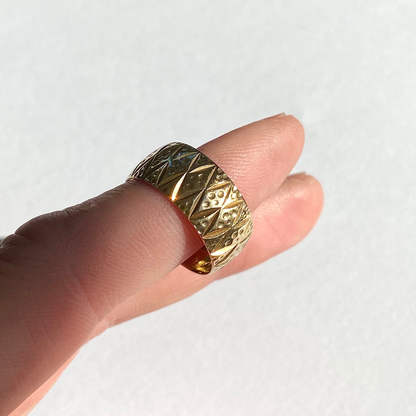 9ct Gold Patterned Cigar Band | Size UK N (fits like L)