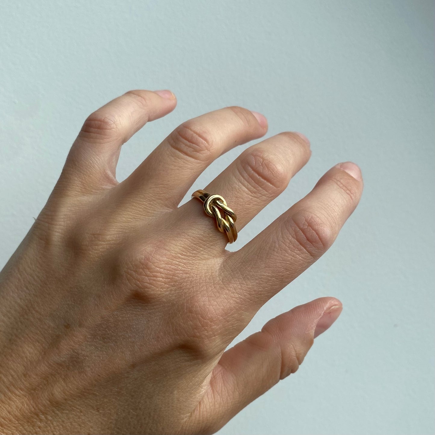 9ct Gold Lovers Knot Ring | Size UK N.5