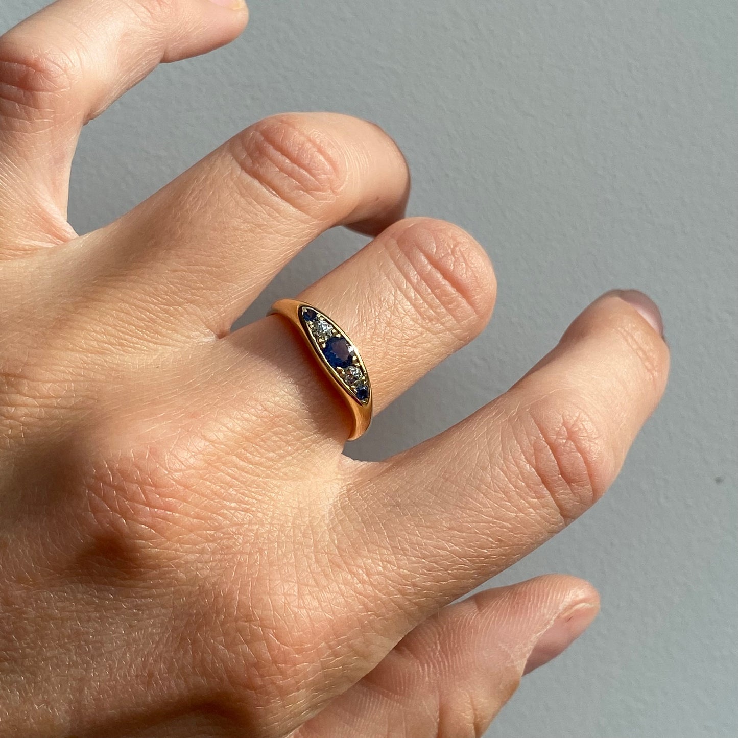18ct Gold, Diamond and Sapphire Boat Ring | Size UK M.75