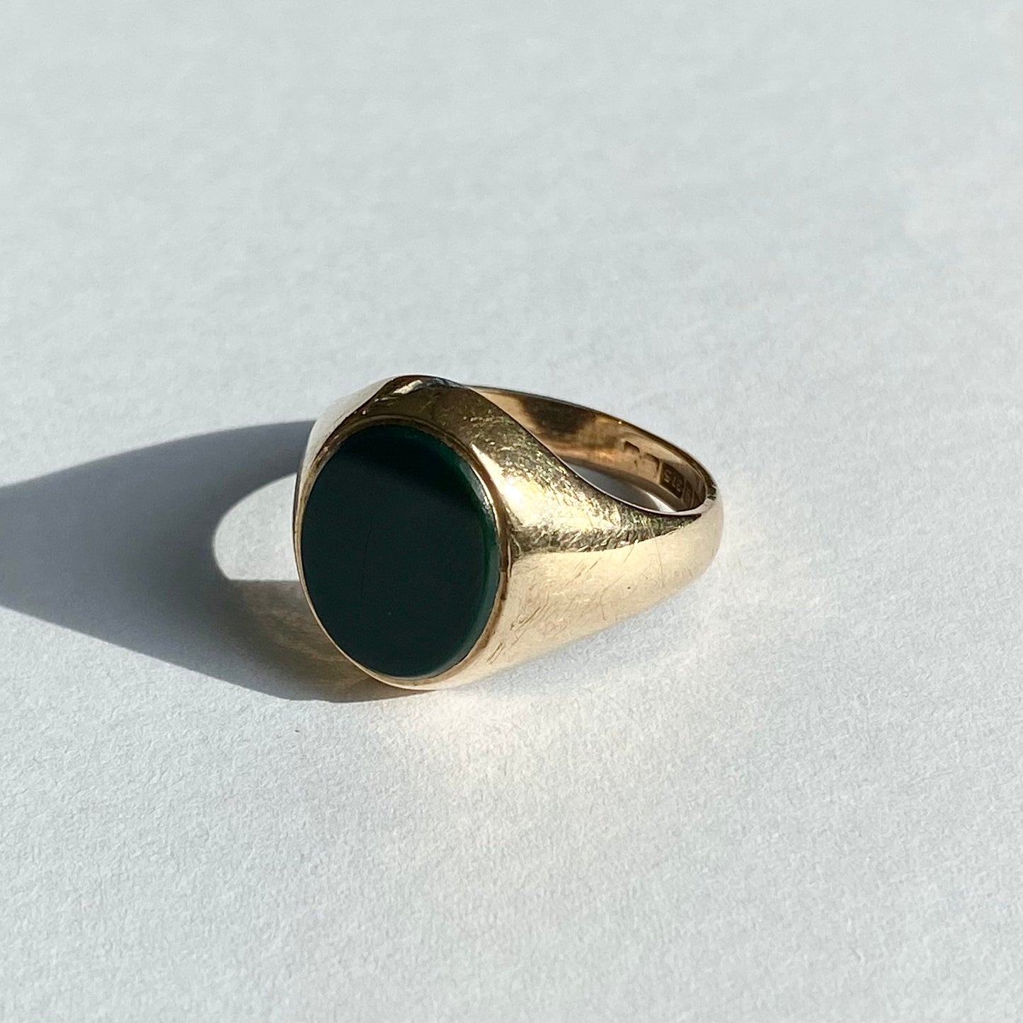 9ct Gold and Bloodstone Signet Ring | Size UK M.5