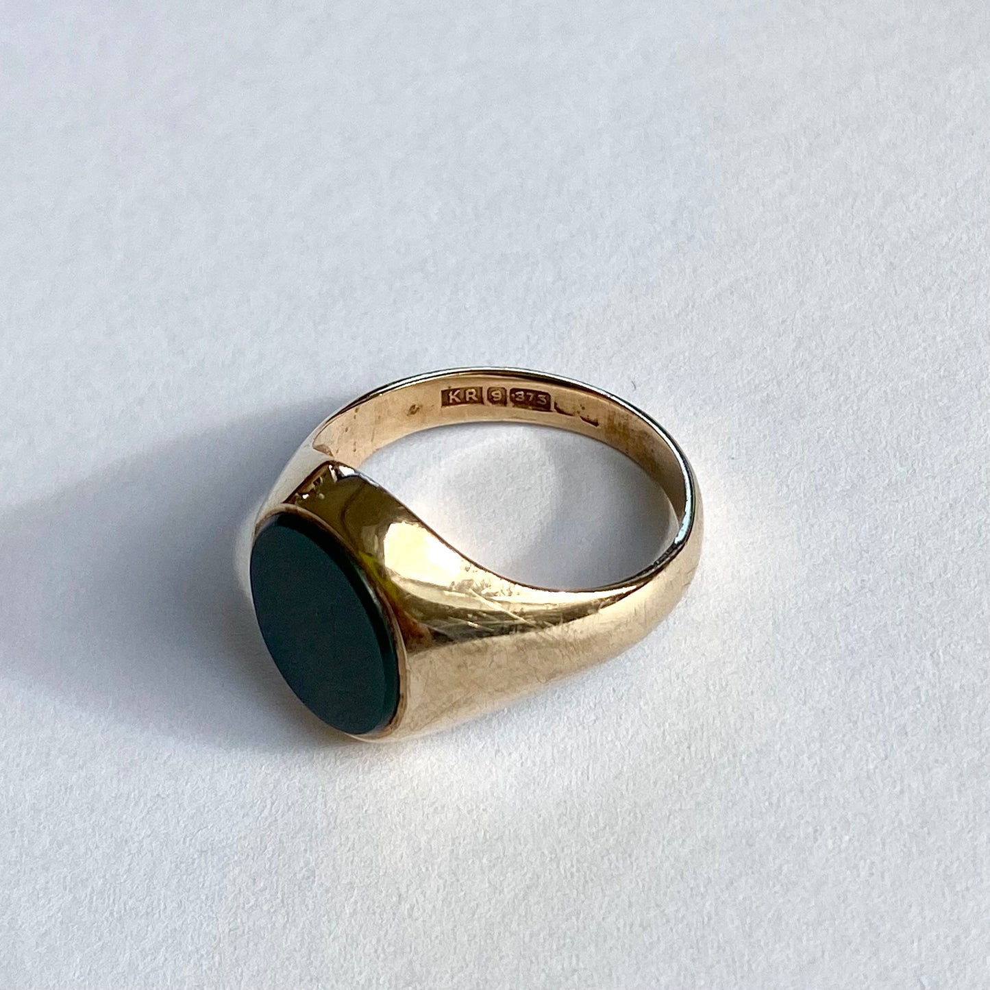 9ct Gold and Bloodstone Signet Ring | Size UK M.5
