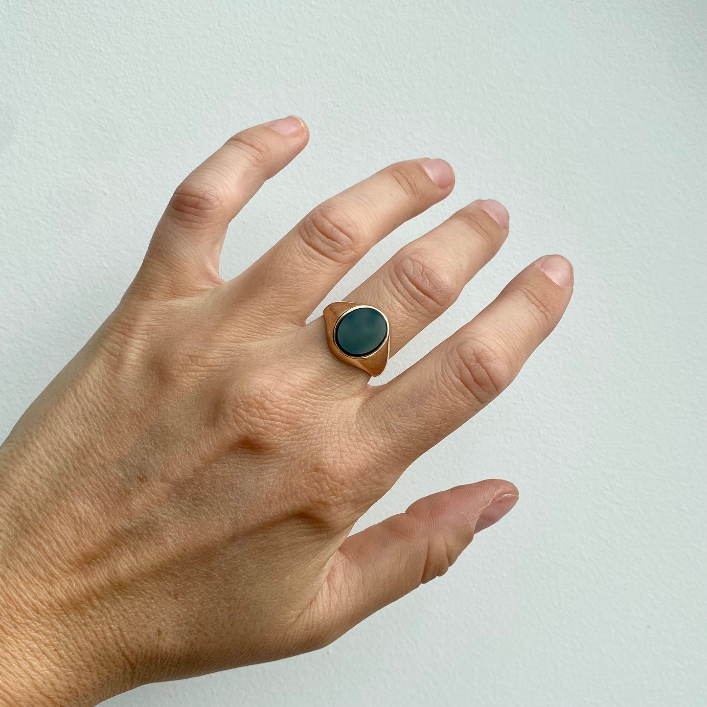 9ct Gold and Bloodstone Signet Ring | Size UK M.5
